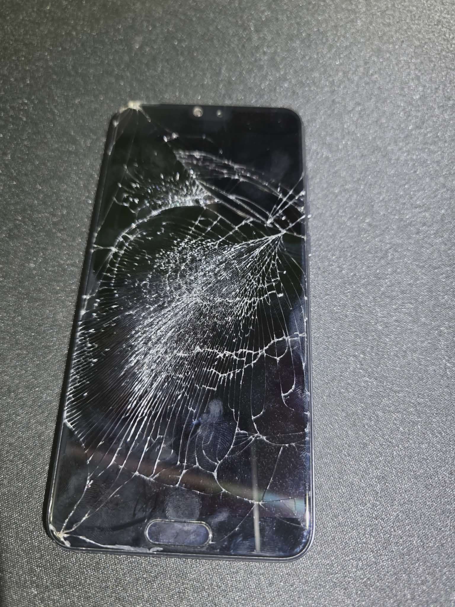 Smartfon Huawei P20 128GB